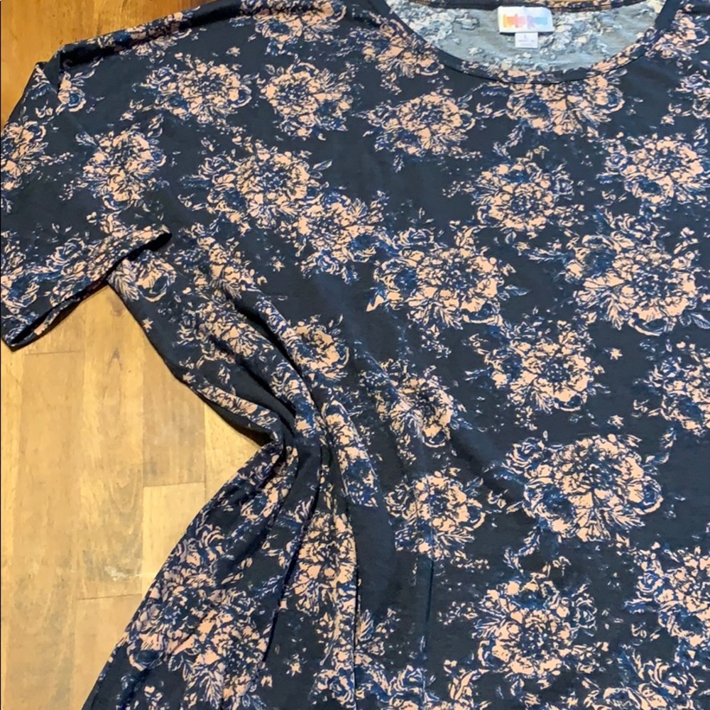 LuLaRoe Irma Top size L